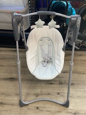 Graco Slim Spaces Compact Baby Swing